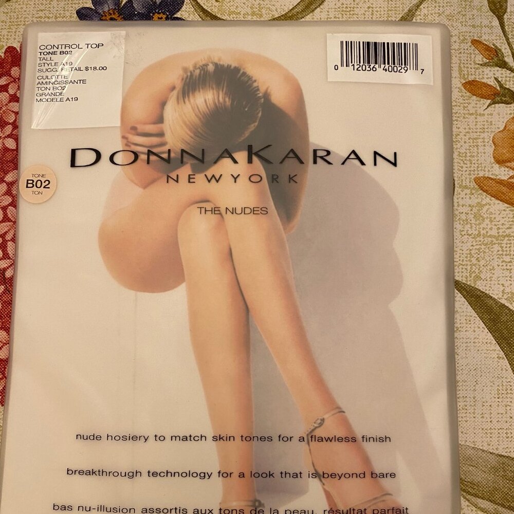 Donna Karan NY Control Top Pantyhose Nude Size TALL Style A19 Tone B02 NEW